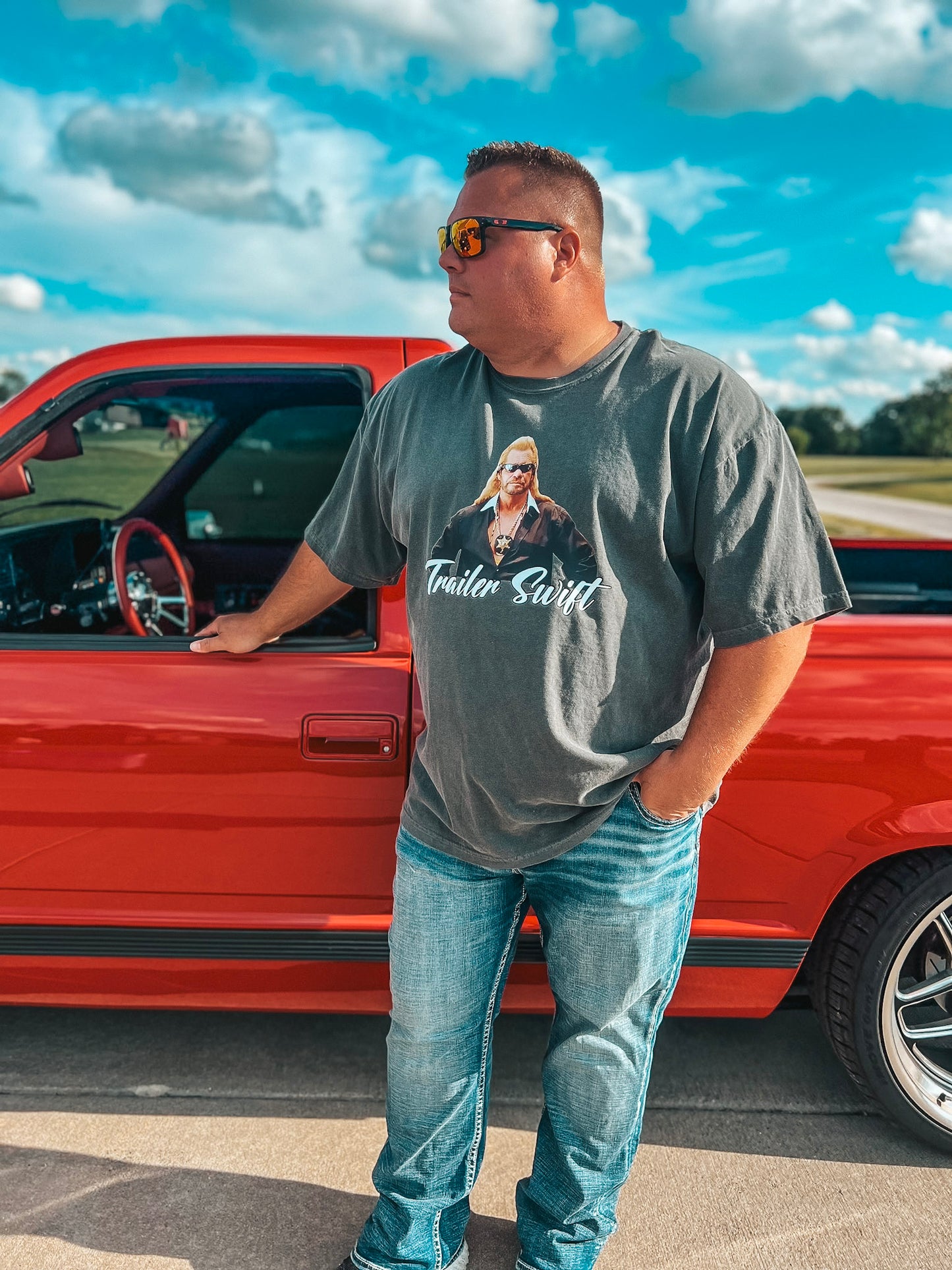 TRAILER SWIFT TEE